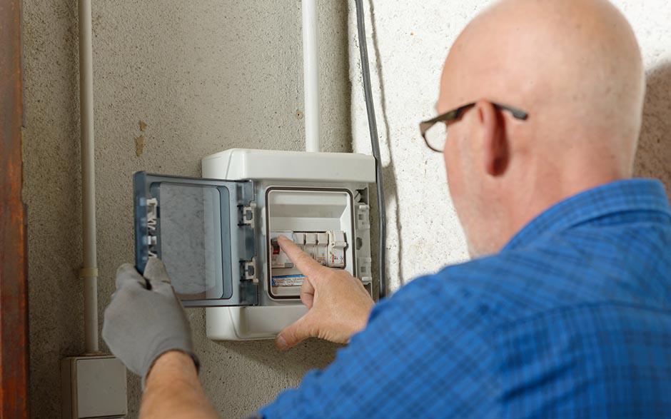 taux horaire électricien Viroflay